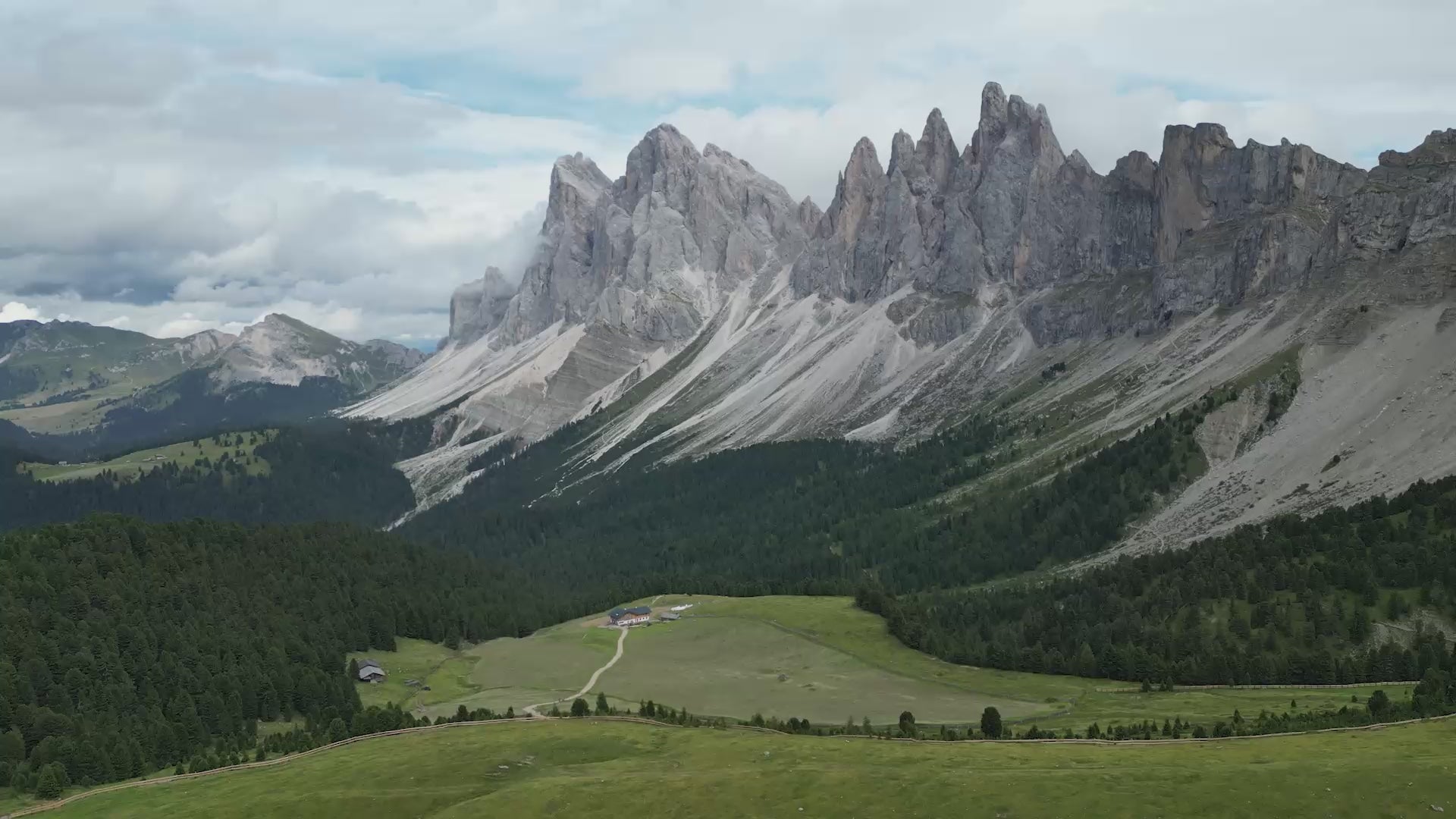 Carica video: